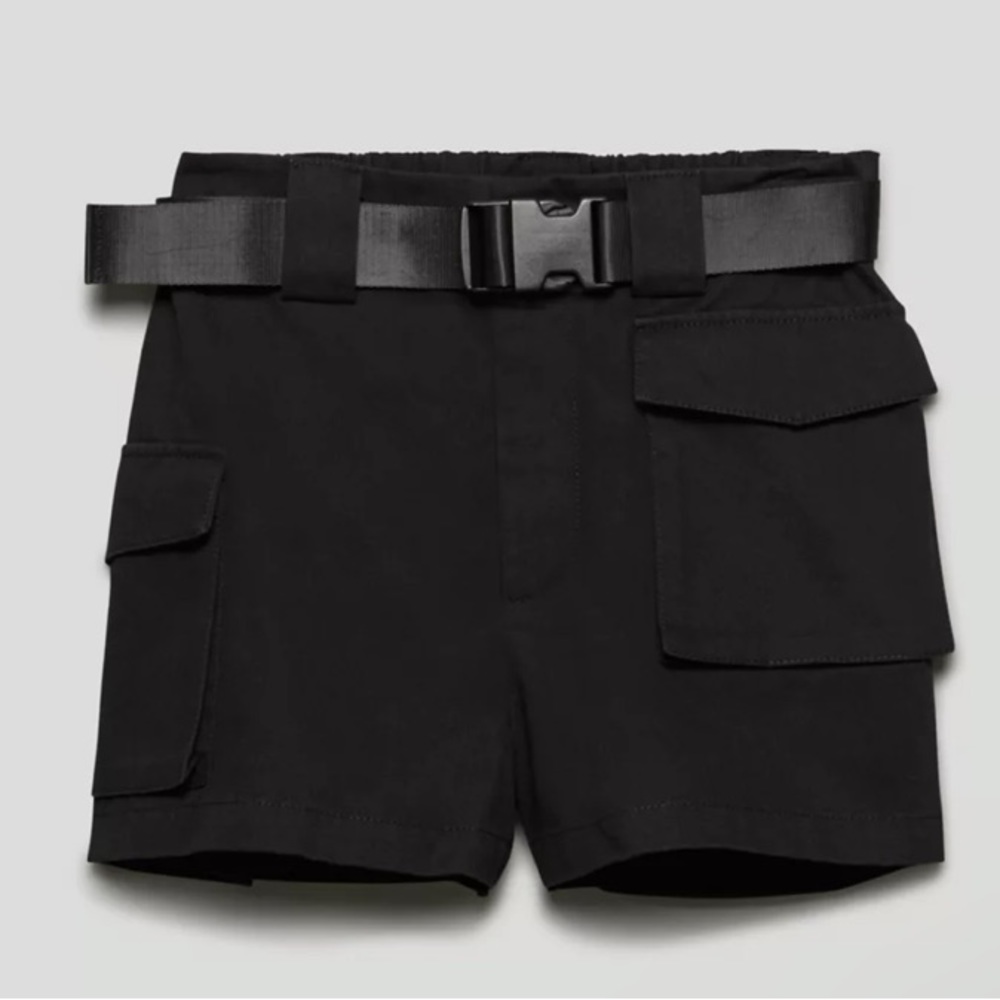TNA black cargo shorts 💋